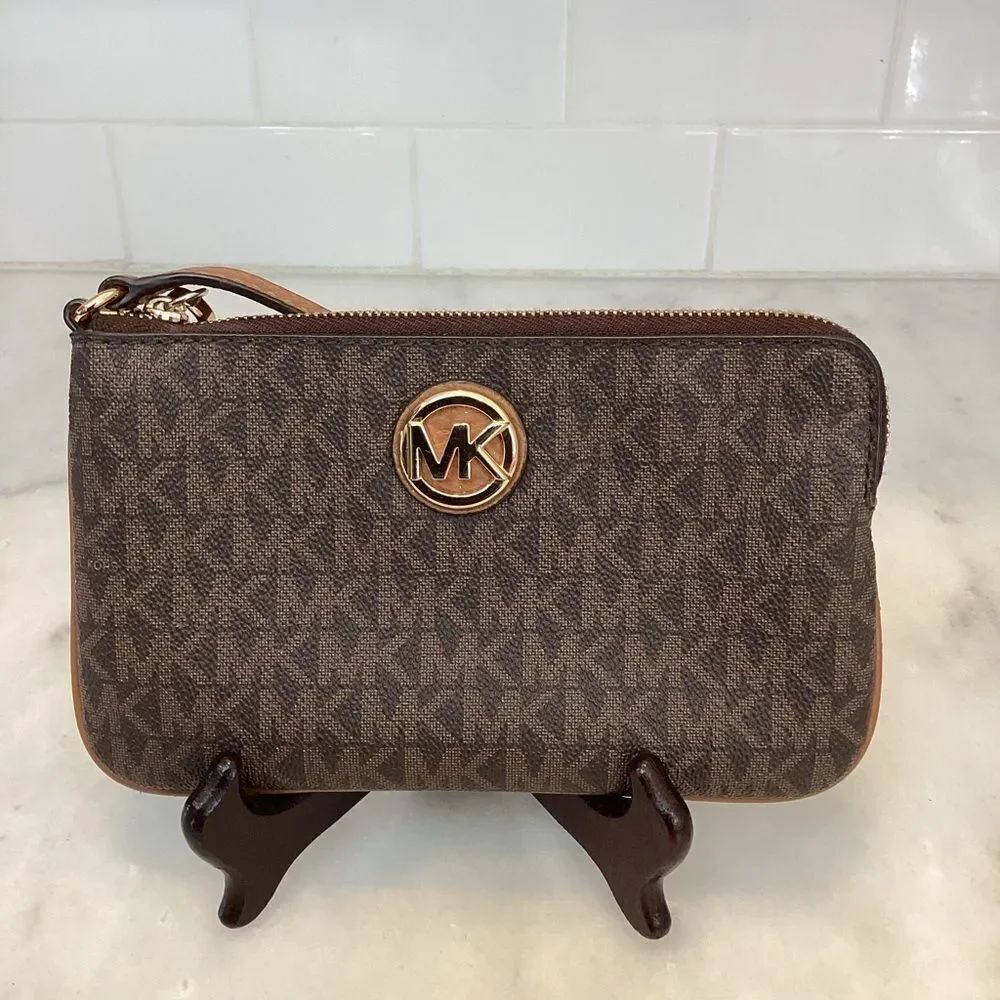 Michael Kors Signature Logo Saffiano Leather Mid-sized Wristlet Clutch Wallet